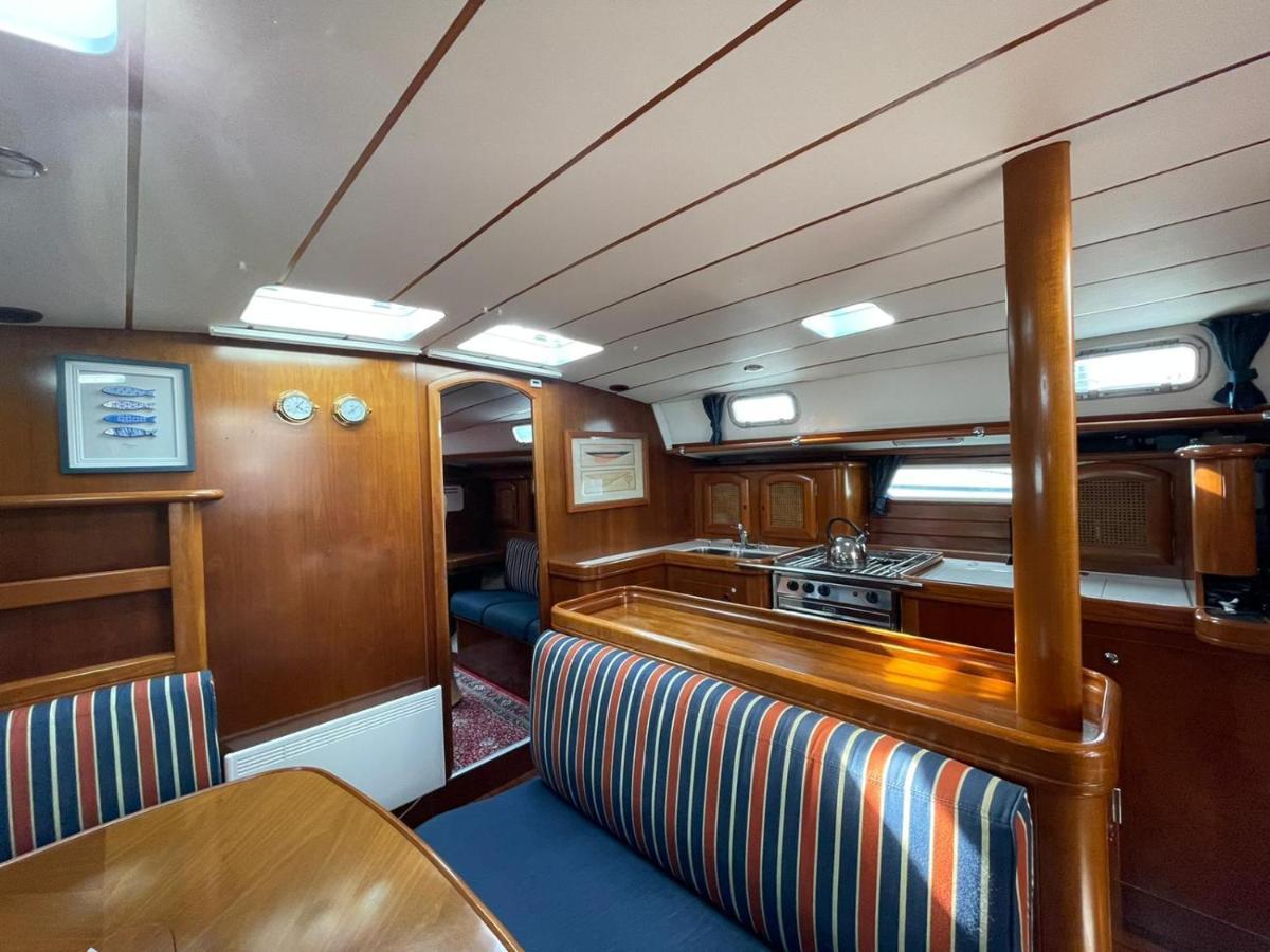 Beautiful And Comfortable Sailboat With Secure Parking Available 호텔 바르셀로나 외부 사진